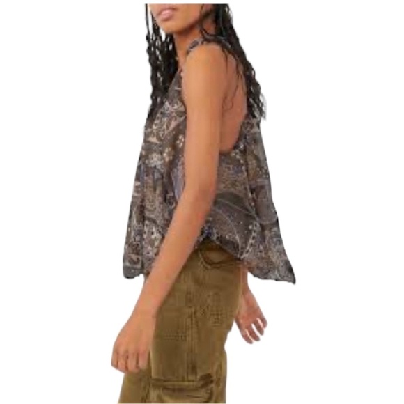 🌺FREE PEOPLE Strawberry Tank in Dark Combo Size XS — in PRISTINE condition🌺 - Picture 3 of 7